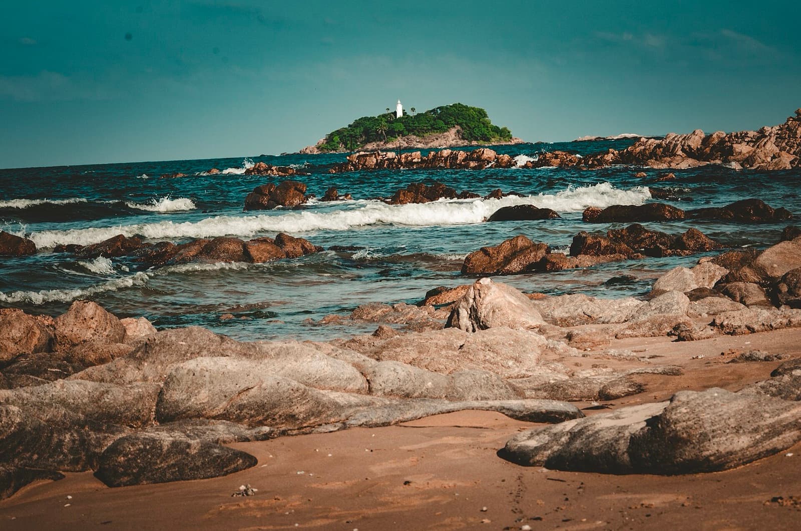 Arugam Bay — a long right-hand point break, and a season that runs May to October.